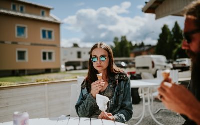 Finanzielle Freiheit schon als Teenager: Die besten Tipps für 2025!