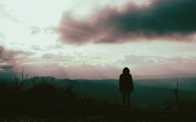 Glücklich allein leben: Psychologische Wege zu einem erfüllten Single-Dasein