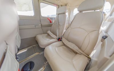 Flugzeugsitz-Geheimnisse: Wo sitzt man am bequemsten? Ihr ultimativer Guide für entspanntes Reisen