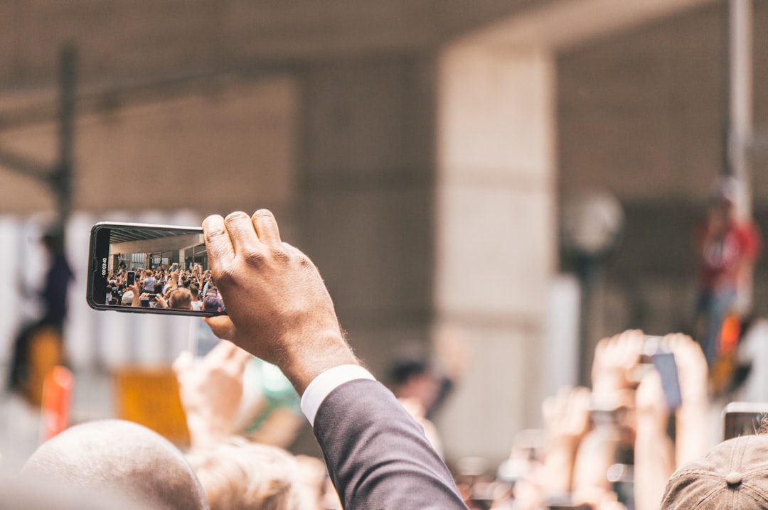 der-weg-zum-influencer-erfolg-2026-authentizit-t-und-algorithmus-meisterschaft-auf-youtube-instagram-tiktok-1784777759263