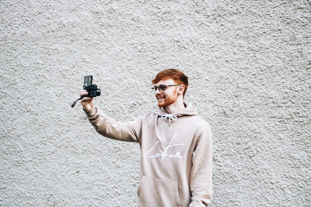 der-weg-zum-influencer-so-erobern-sie-youtube-instagram-tiktok-facebook-1786894561595