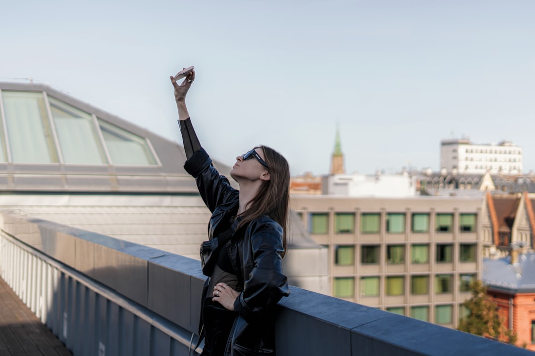der-weg-zum-influencer-wie-sie-2026-auf-youtube-instagram-tiktok-und-facebook-durchstarten-1788104154840